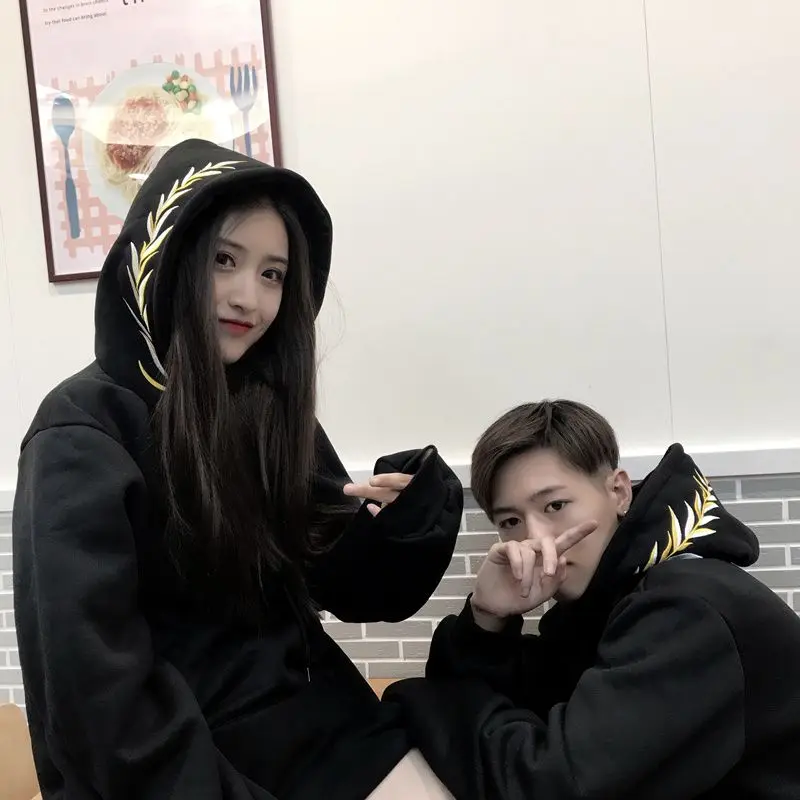 Neuer bedruckter Pullover im koreanischen Stil plus samtverdicktes Kapuzenpullover für Damen im Herbst und Winter