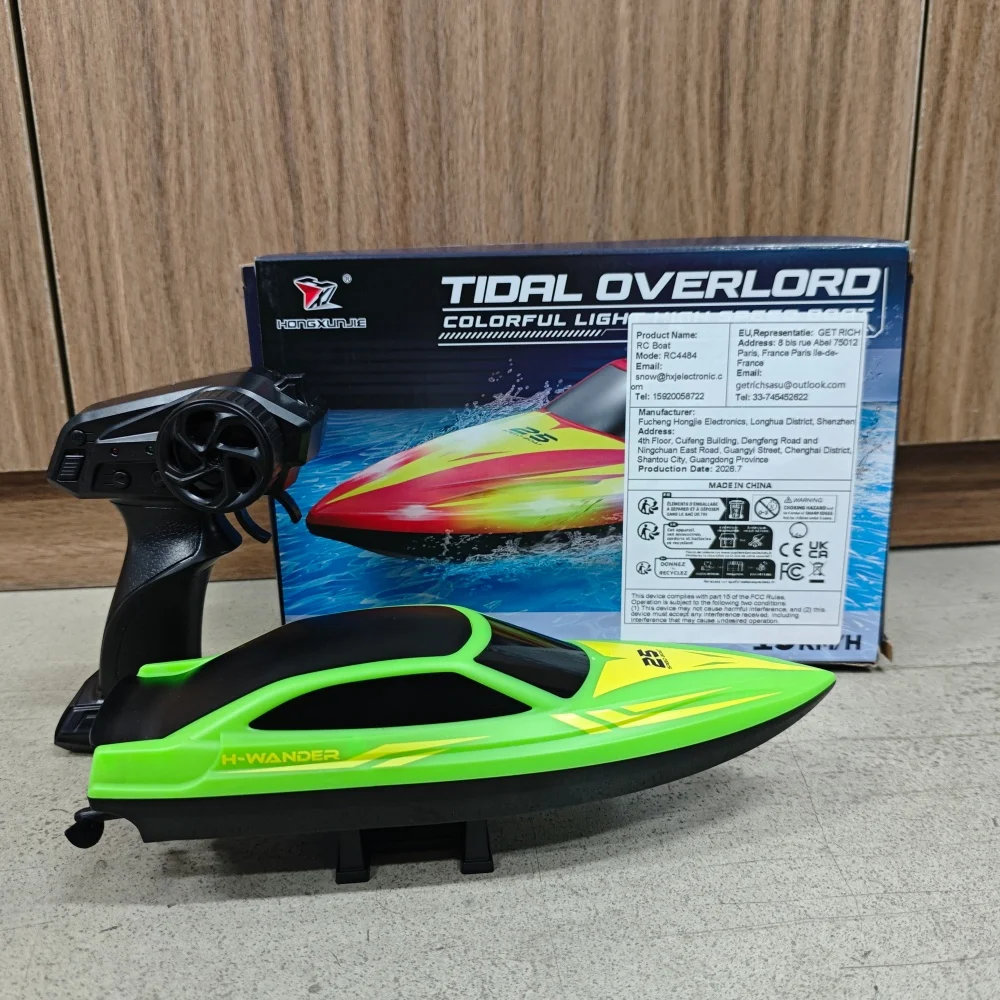 9IMOD HJ825B RC Boat 15KM/H 2.4G 80M Control  One-Click Auto Righting Speedboat