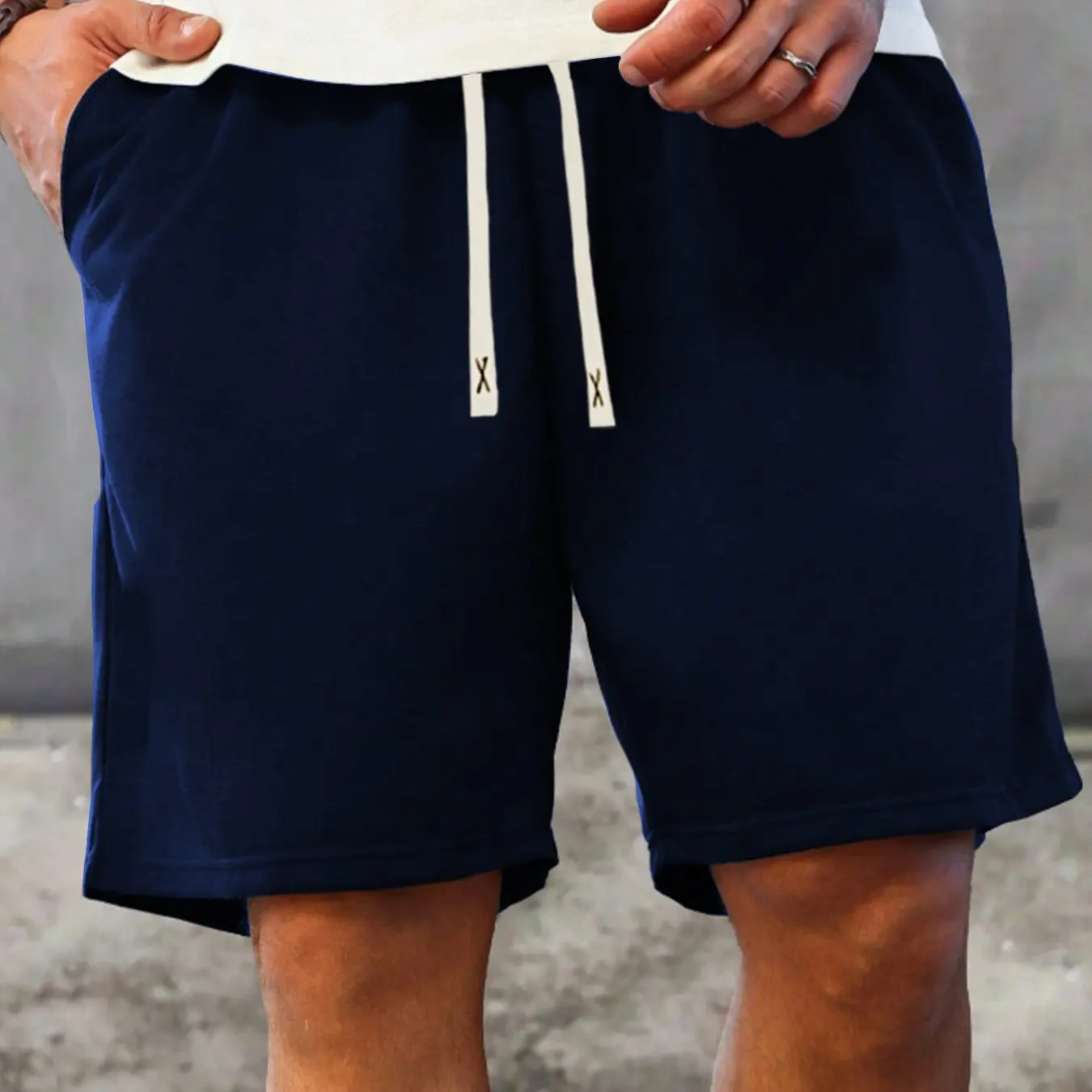 กางเกงขาสั้นแฟชั่นผู้ชายสไตล์อเมริกันย้อนยุค กางเกงขาสั้นลำลองแบบมีเชือกผูกสำหรับฤดูร้อน แฟชั่นสตรีทแวร์ใหม่สำหรับผู้ชายและผู้หญิง