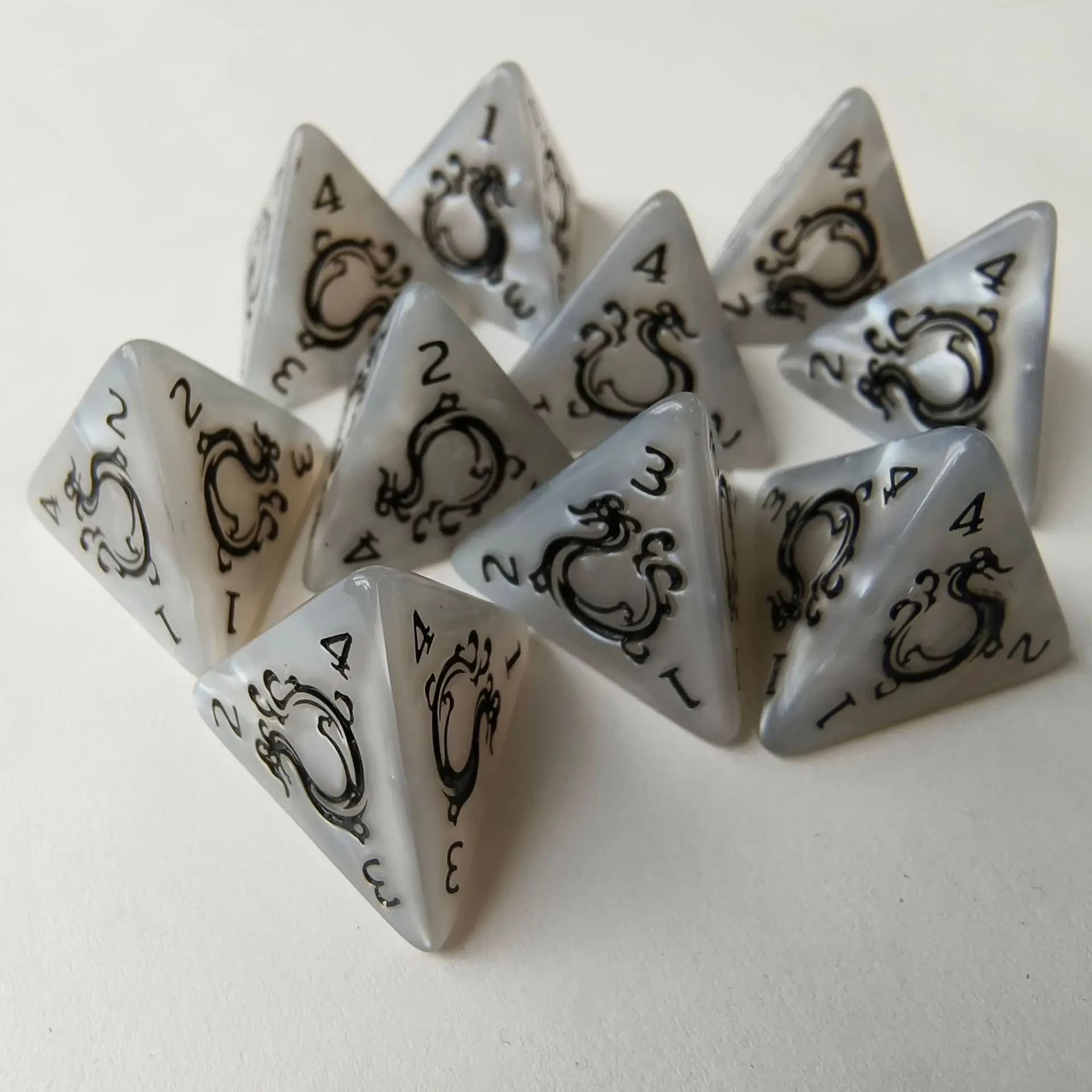 10 قطعة/الوحدة نرد متعدد السطوح 4 الوجهين D & D لعبة مجموعة نرد للعب الأدوار نادي الطرف DND TRPG الترفيه مجلس ألعاب الملحقات #4