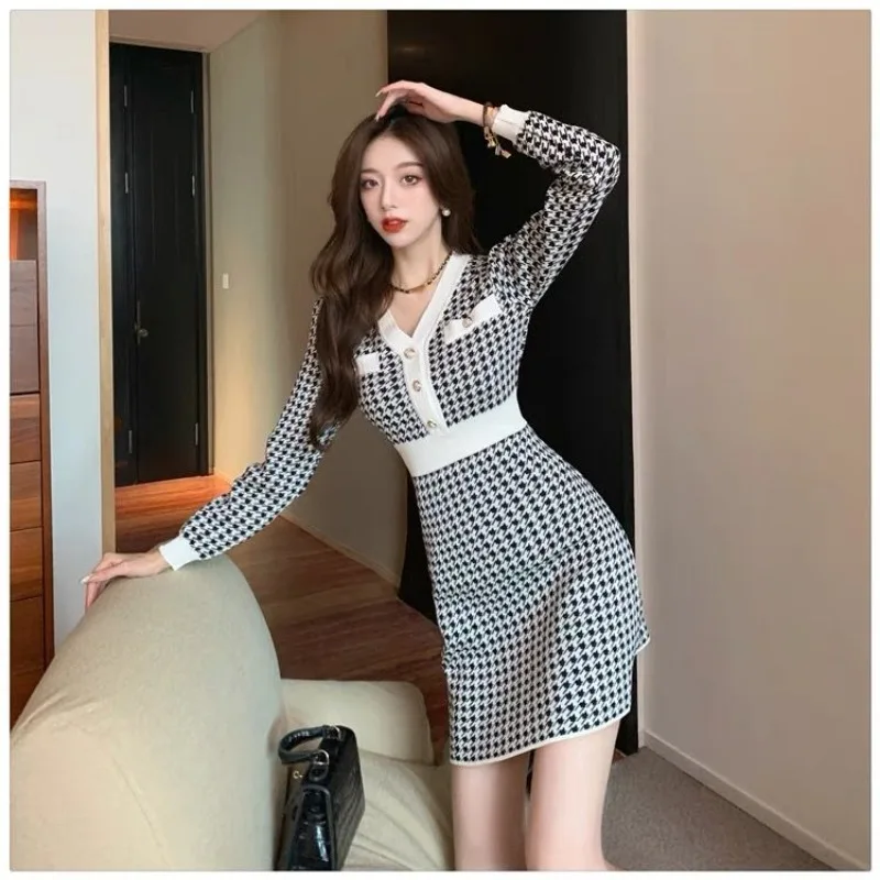 French Temperament A Celebrity Montage Button Houndstooth Color Collision Retract Your Waist Women's Dress Spring Summer 2024