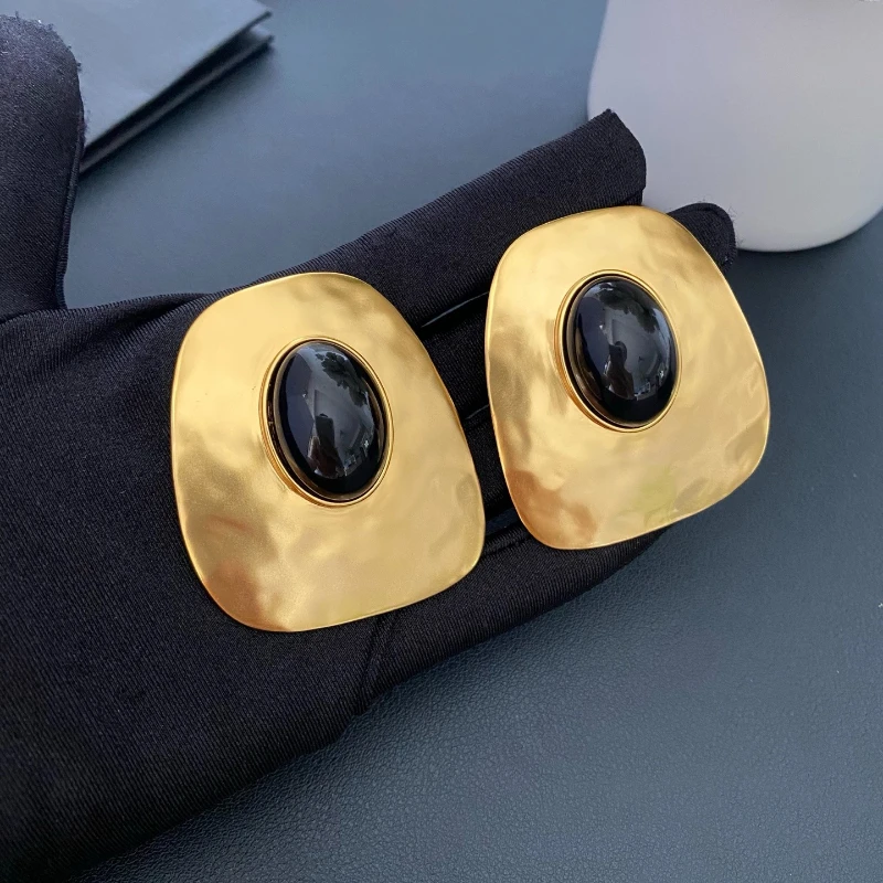 

Europe America Brass Gold Plated Black Resin Gold Round Luxury Earrings Woman Top Quality Vintage Jewelry Trend