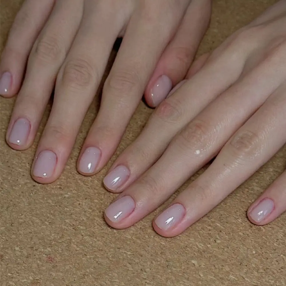 ファッションショートスクエアヘッドフェイクネイルグラデーションホワイトフルカバー偽爪取り外し可能ウェアラブルマニキュアプレスオンネイル女性