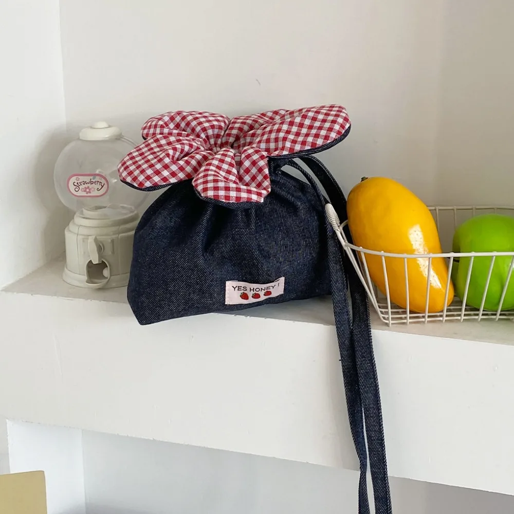 

Literary Bundle Pocket Flower Drawstring Bag Korean Style Storage Bag Small Crossbody Bag Portable Satin Phone Bag Outdoor