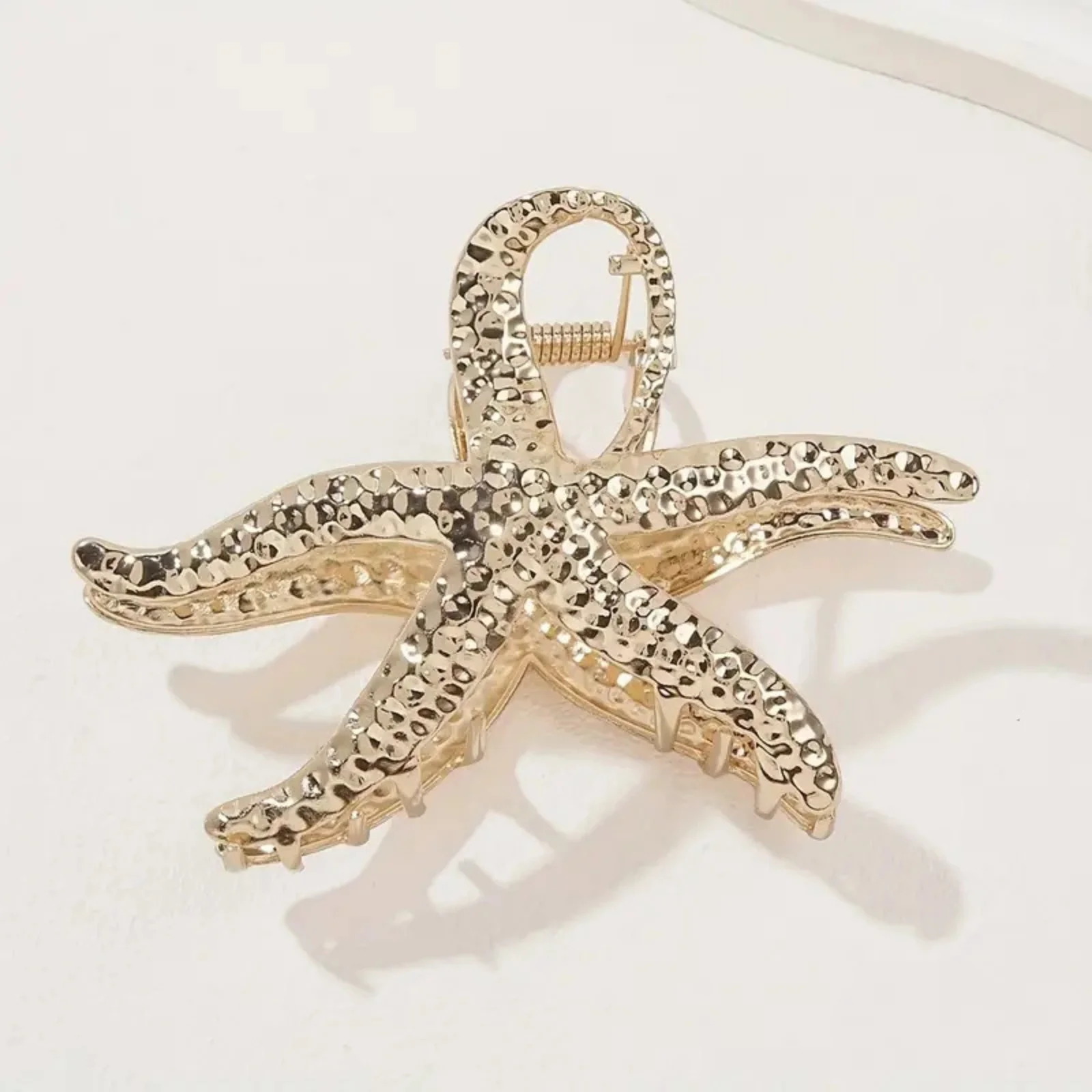 1 Stück Seestern – geformte Haarklammern, gold- und silberfarbene strukturierte Metall-Haargriffe, schicker Strand-Haarschmuck für Frauen – Detail 1