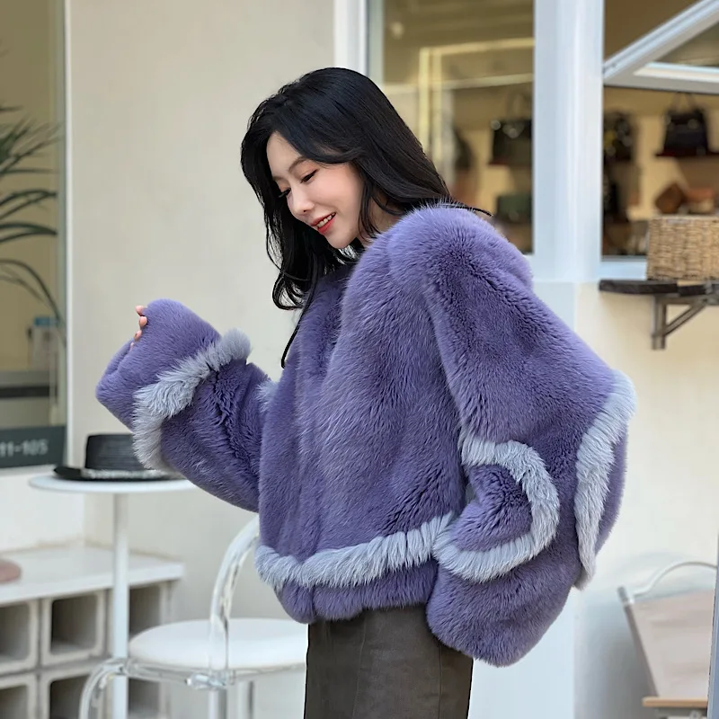 

2023New Winter Woman Winter Whole Skin Fox Hair Fashionable Contrast V-Neck Young Short And Fur Coat Lady Street Warm