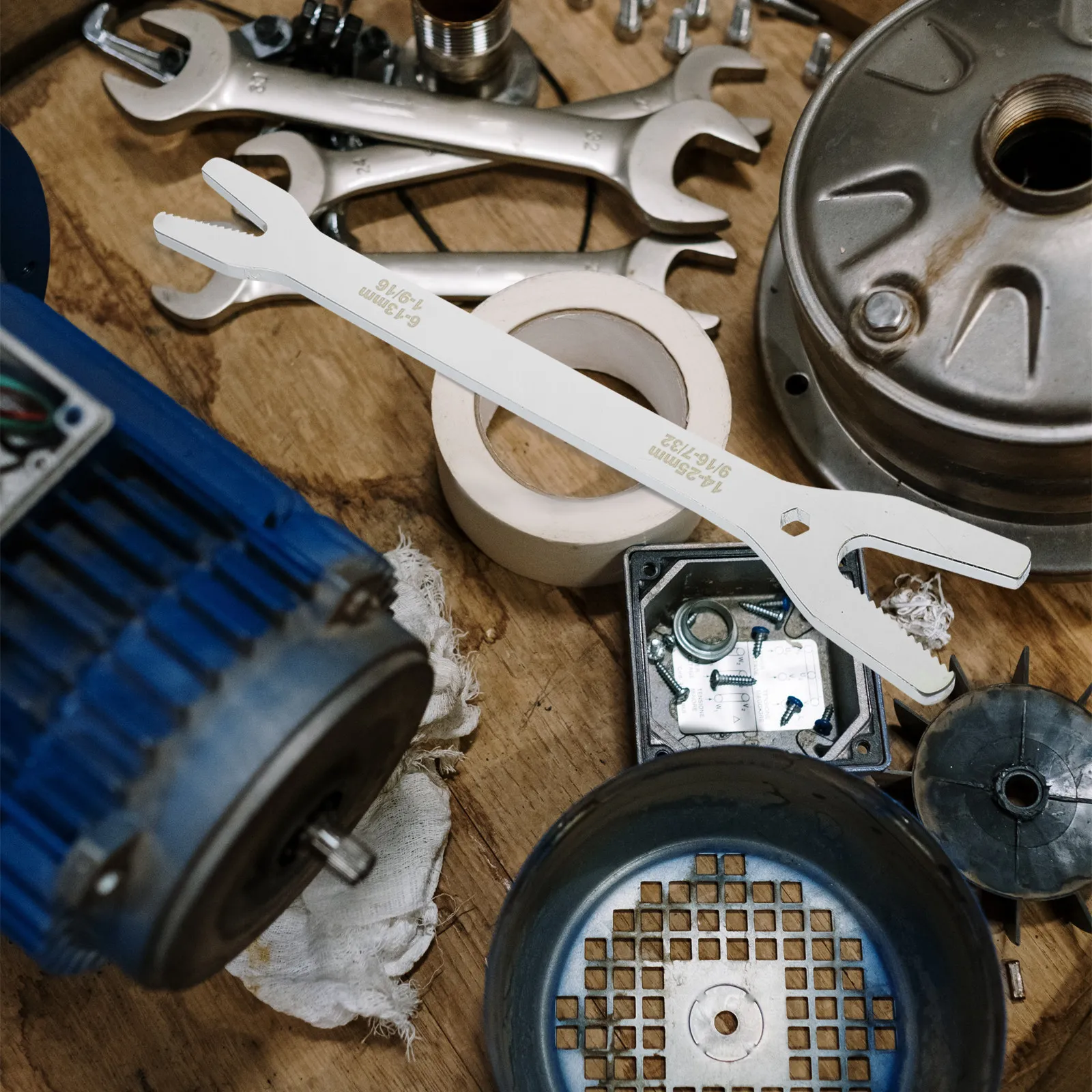 

1 шт. Самозатягивающийся двухсторонний гаечный ключ, многофункциональный, устойчивый, нескользящий, с большим крутящим моментом, для авторемонта