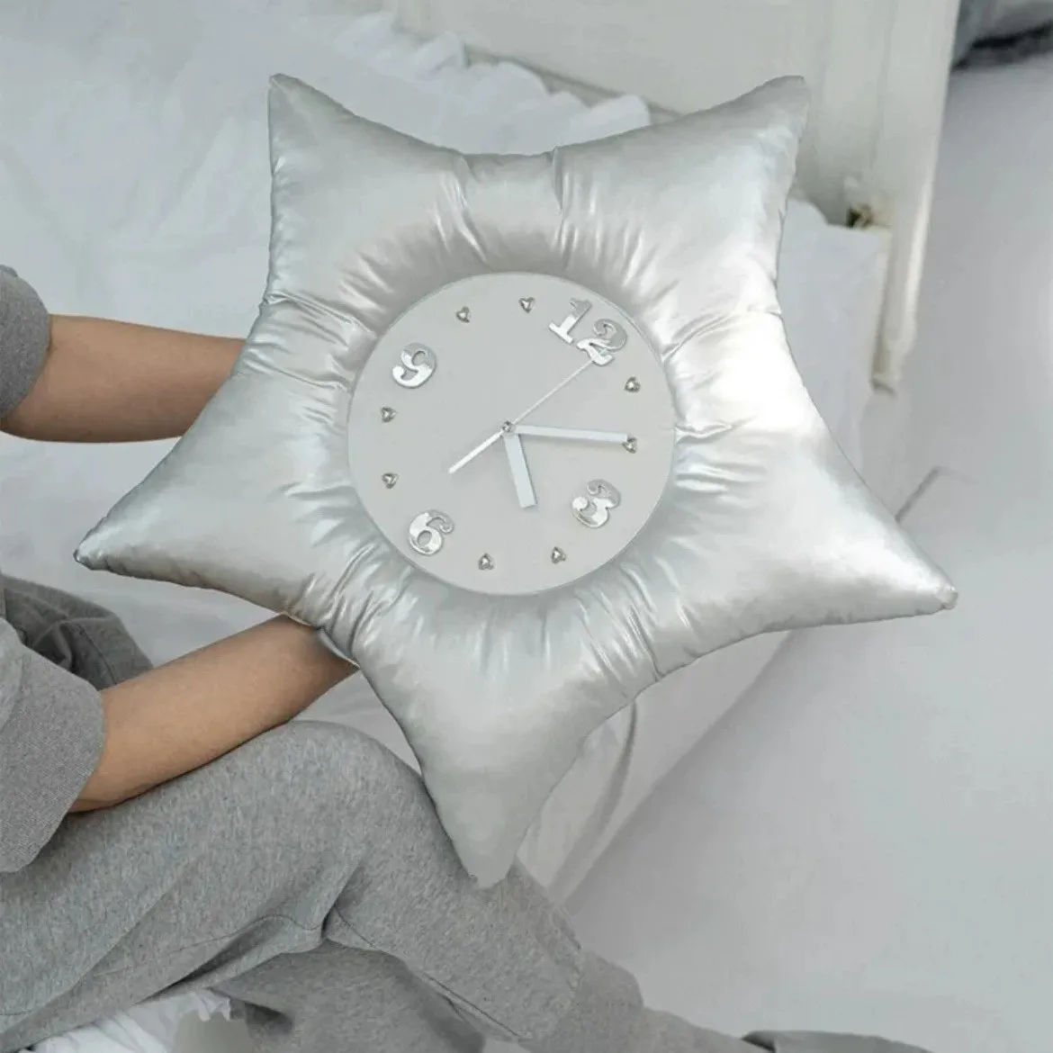 Ins Pentagram Shaped Clock Creative Soft Decoration Wall Background Ornament Shooting Props Baby Room Decor Hug Pillow