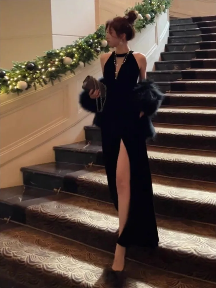 

A light luxury and niche style birthday Hepburn halter dress