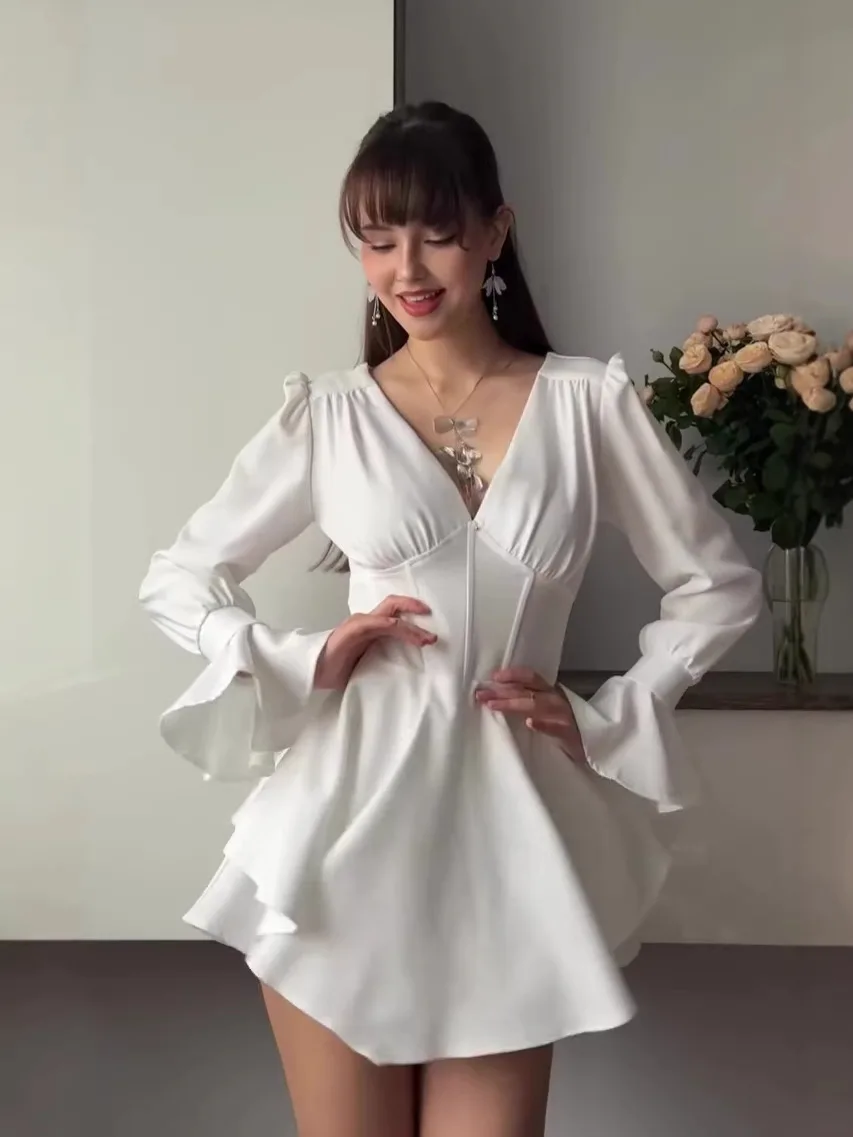 

French Elegant Flared Sleeved Dress For Women Spring New Fashion Retro Solid Color V-neck Pleated A-line Female Short Dresses