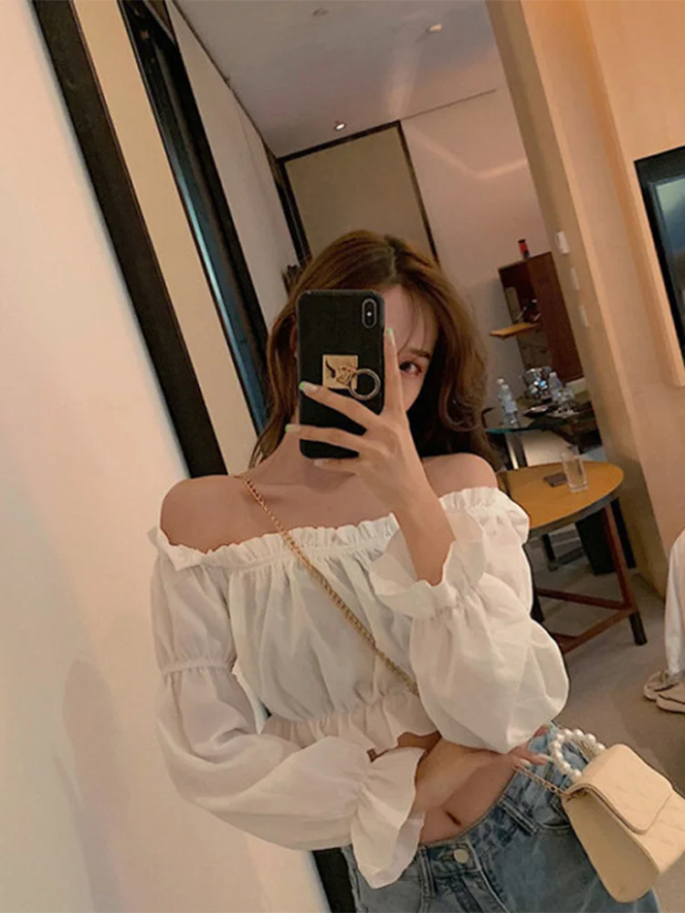 Korean style pure desire one shoulder wooden ear bubble sleeve top for women, short cut waist exposed long sleeved shirt