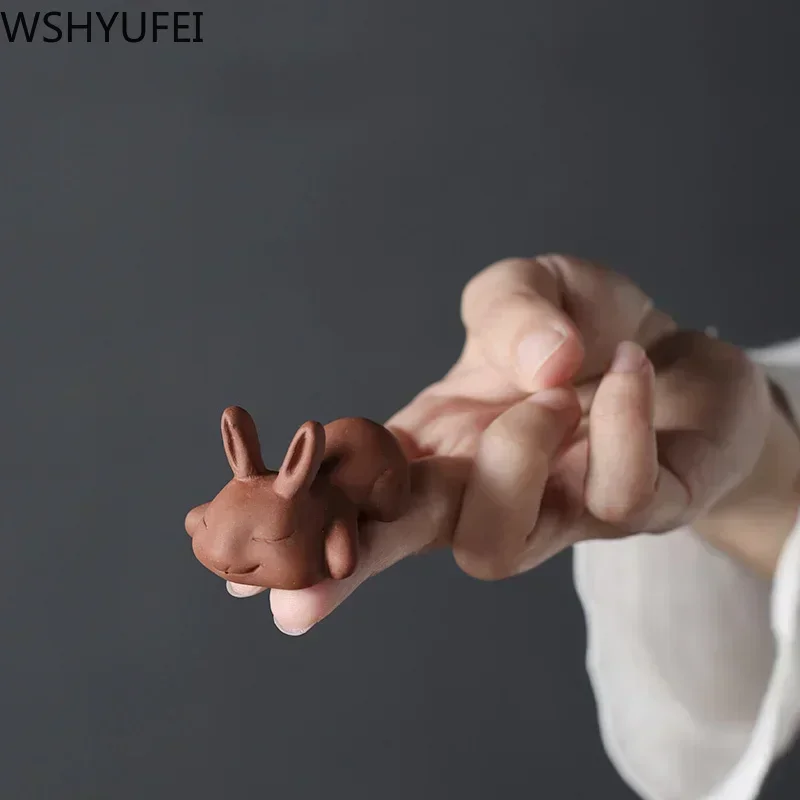 1PCS Handmade Purple Clay Fingertip Tea Pet Rabbit Statue Tea Figurine Ornament Boutique Oolong Tea Table Accessories Decoration