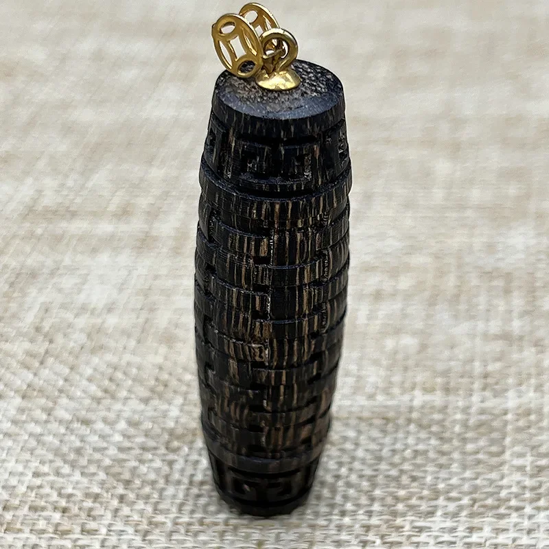 

Nine-Point Submerged Vietnam Nha Trang Agarwood Pendant Old Materials Wood Tibet Beads Necklace Pendant Men and Women