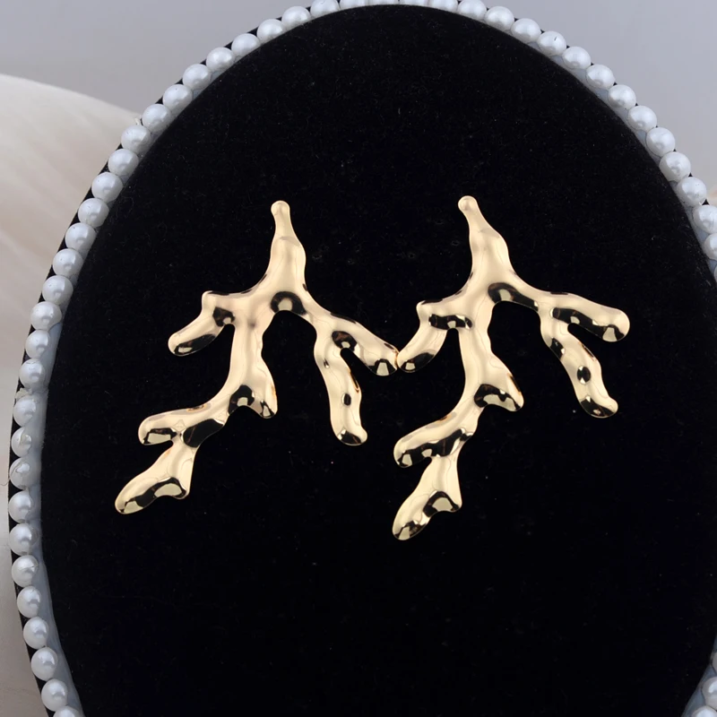 여성용 과장된 브랜치 빅 댕글 귀걸이, 심플 파티 스테이트먼트 주얼리, 레트로 골든 트위스트 메탈 빅 롱 드롭 귀걸이