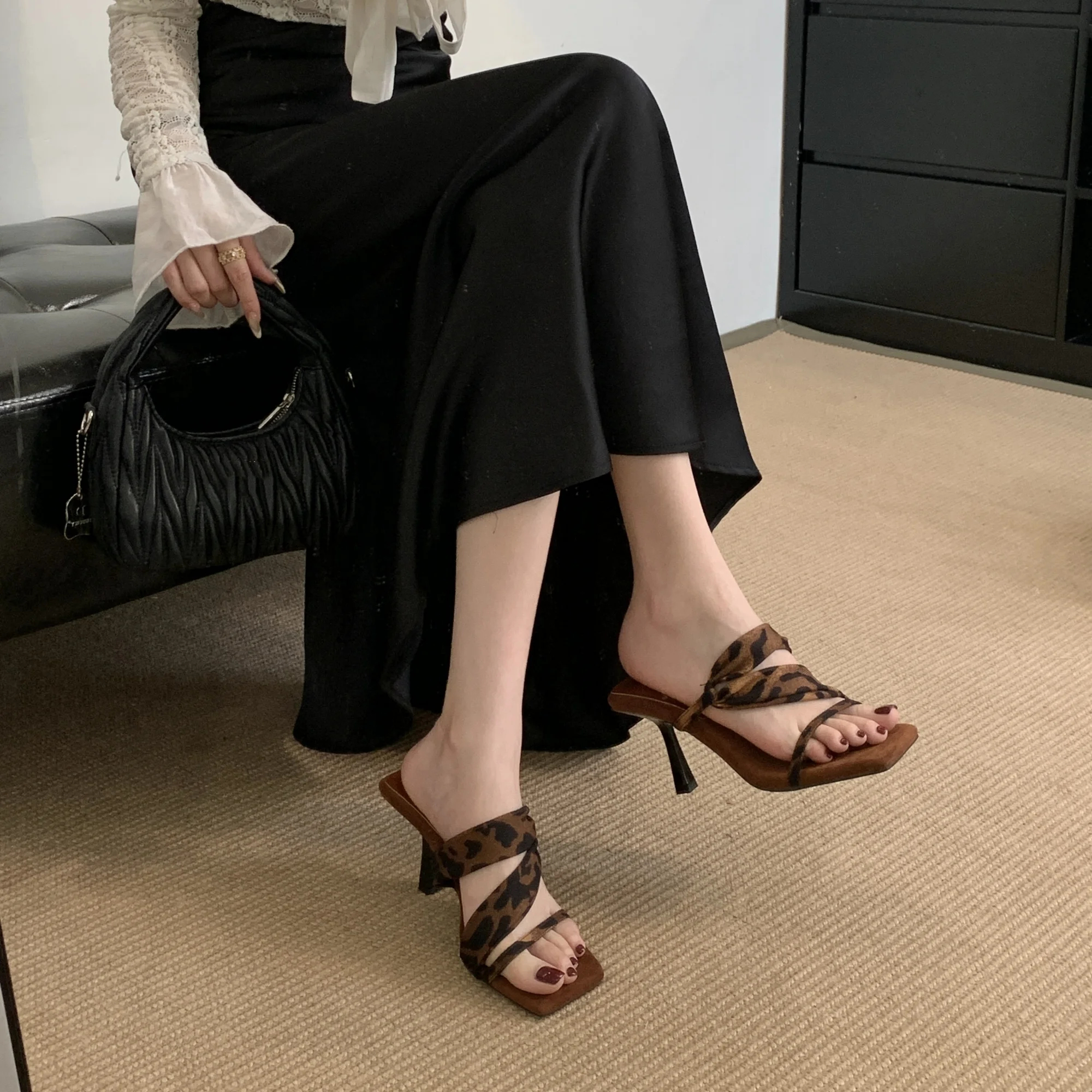 

2025 Summer Women Fashion Sandals Retro Square Toe Suede Satin Two Wear Party Dress High Heel Slippers