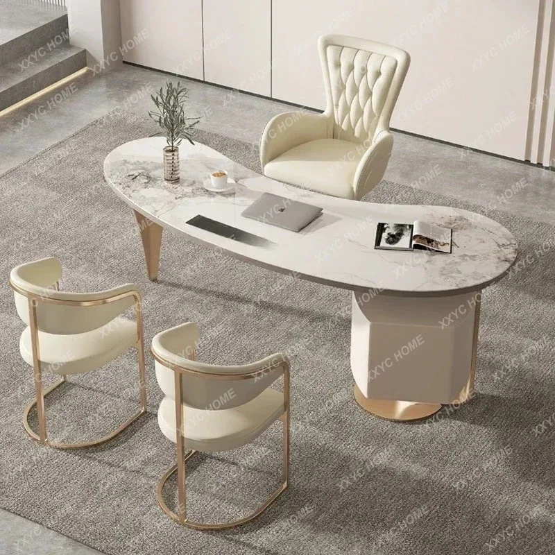 

Комплект стола и стула для приемной. Современный светло-серый стол в стиле люкс. Простой домашний офисный компьютерный стол. 93389338