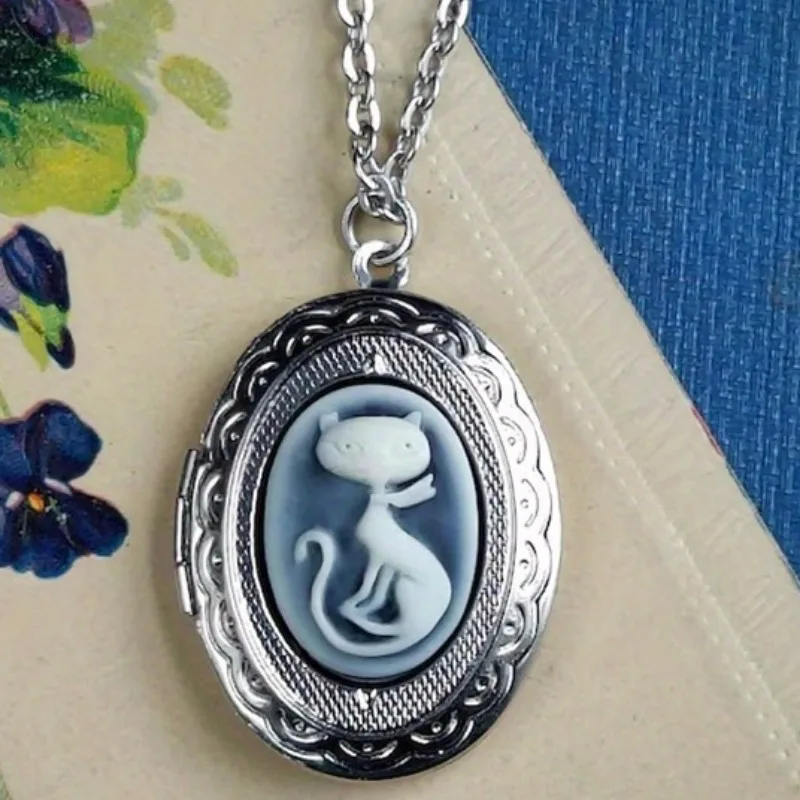 Retro Blue Cat Pattern Small Pocket Watch Necklace Pendant Fob Watch New Women's Festival Party Birthday Gift Accessories