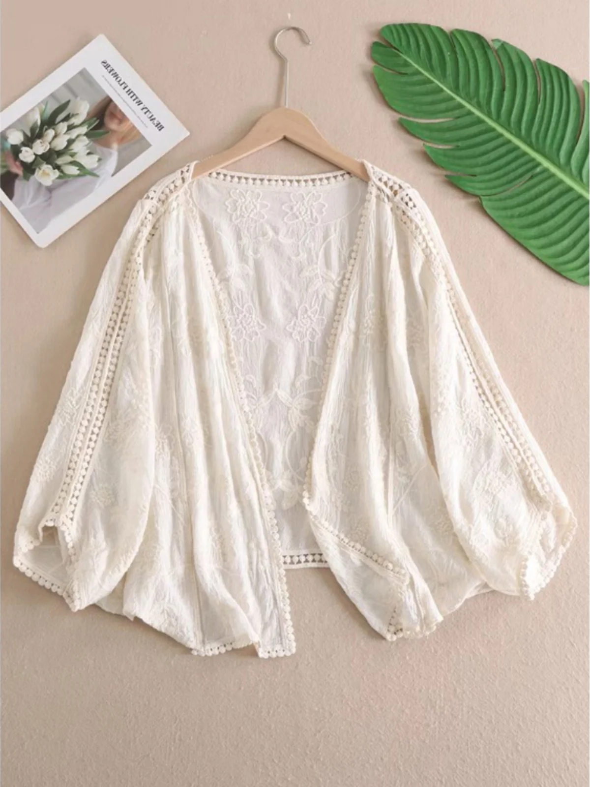 

Женский летний кардиган с вышивкой и кружевом, ажурный, с рукавами «летучая мышь», V-образным вырезом, свободного кроя, больших размеров, с цветочным узором