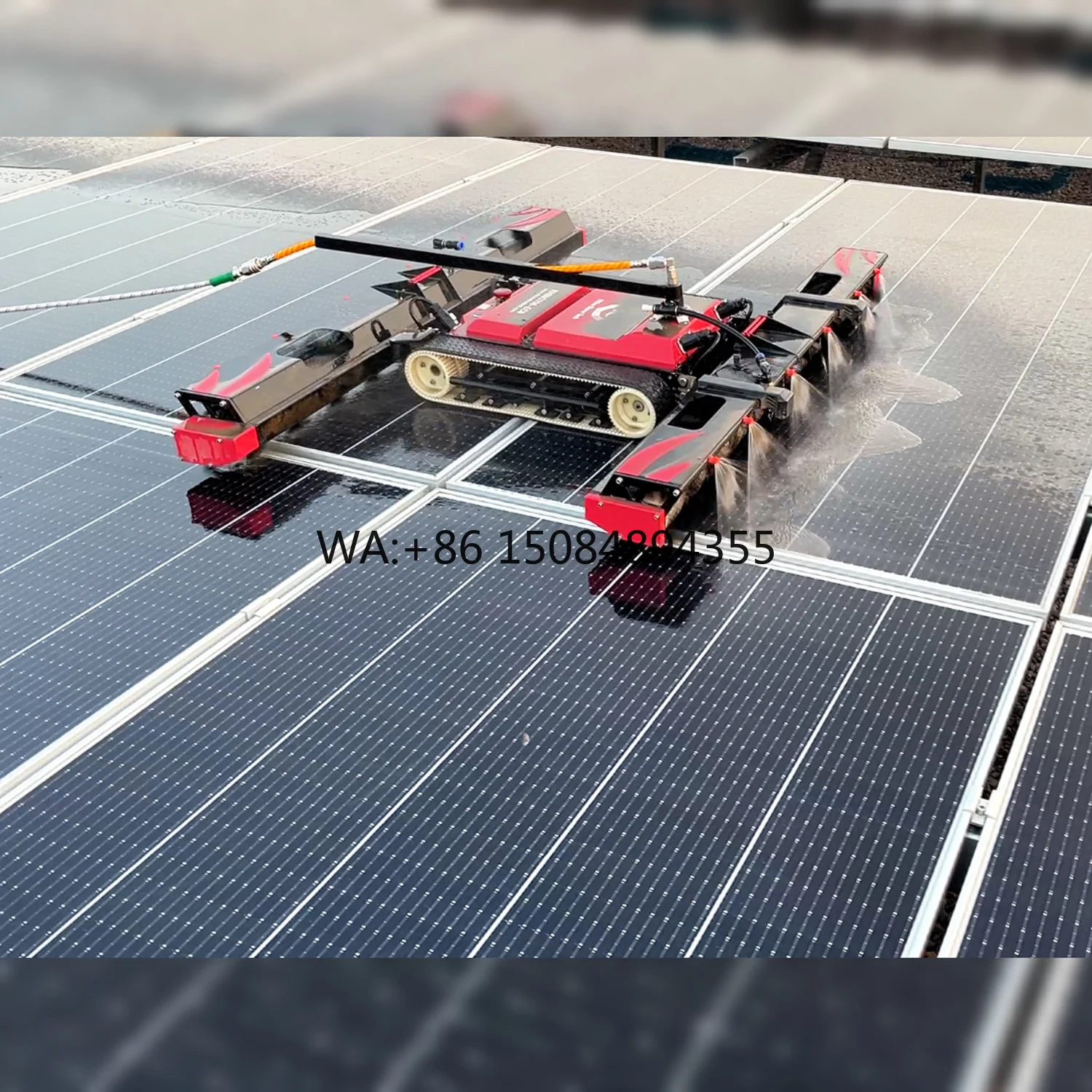 High Quality Battery Powered Solar Panel Cleaning Machine with Water Pump for Industrial Solar Farm PV Panel Deep Cleaning