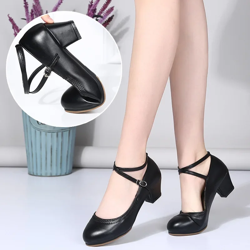 

Женская обувь для латинских танцев, обувь для сальсы, бальных танцев, женская обувь на среднем каблуке с закрытым носком, современная женская обувь для танго