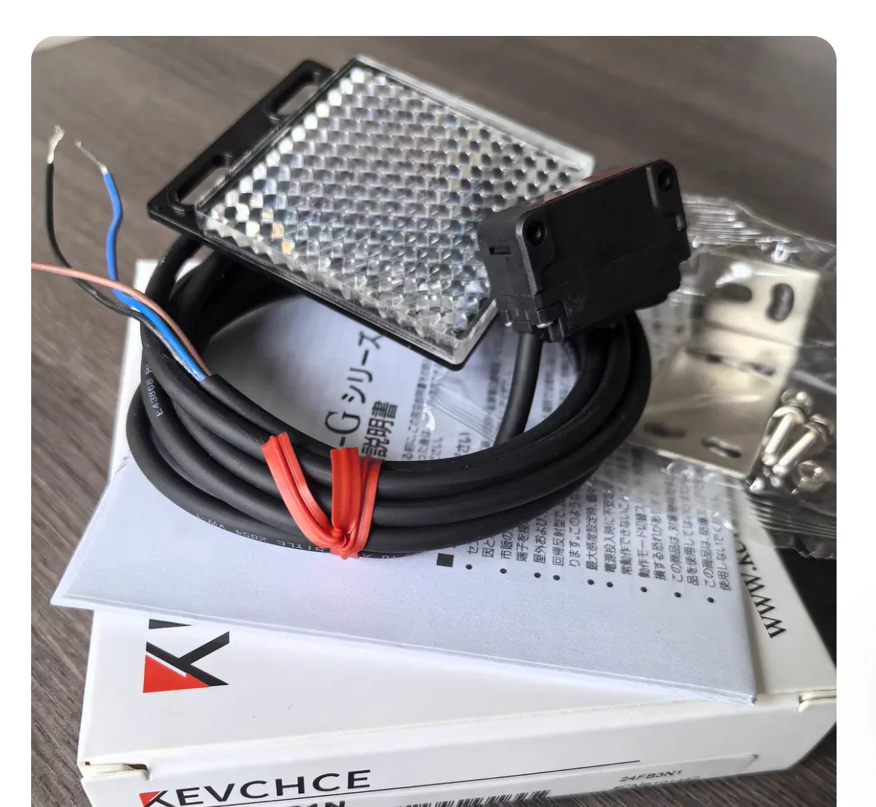 

1 piece, photoelectric sensor，PZ-G41P / PZ-G42P / PZ-G51P / PZ-G61P / PZ-G62P / PZ-G101P / PZ2-41/ PZ2-42 / PZ2-51