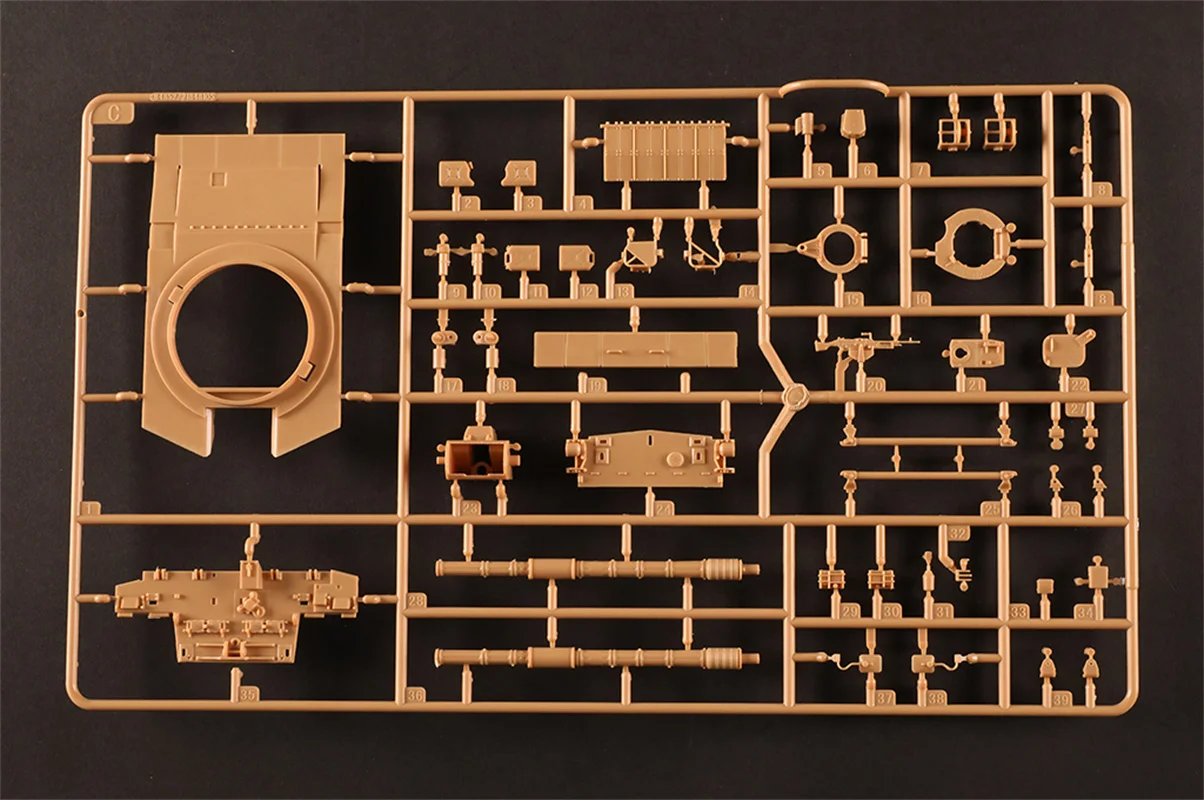 HobbyBoss 84852, Militär-Modellbausatz aus Kunststoff im Maßstab 1:48 des britischen Challenger II MBT