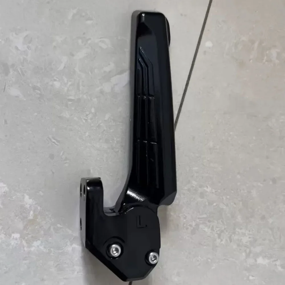 Brand new suitable for KEEWAY SIXTIES150 motorcycle rear pedal suitable for KEEWAY SIXTIES150 150i Keeway Sixties 150i
