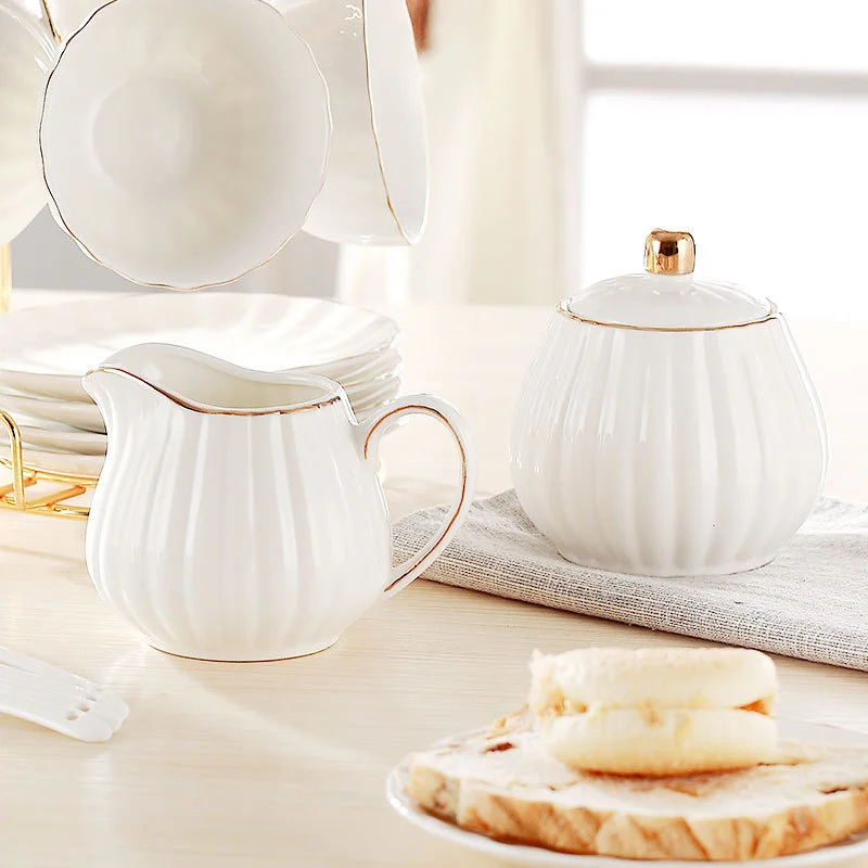 

White Ceramics Sugar Bowl And Milk Jug Set European Luxury Coffeeware Coffee Making Accessories Tools Candy Jars Spice Container