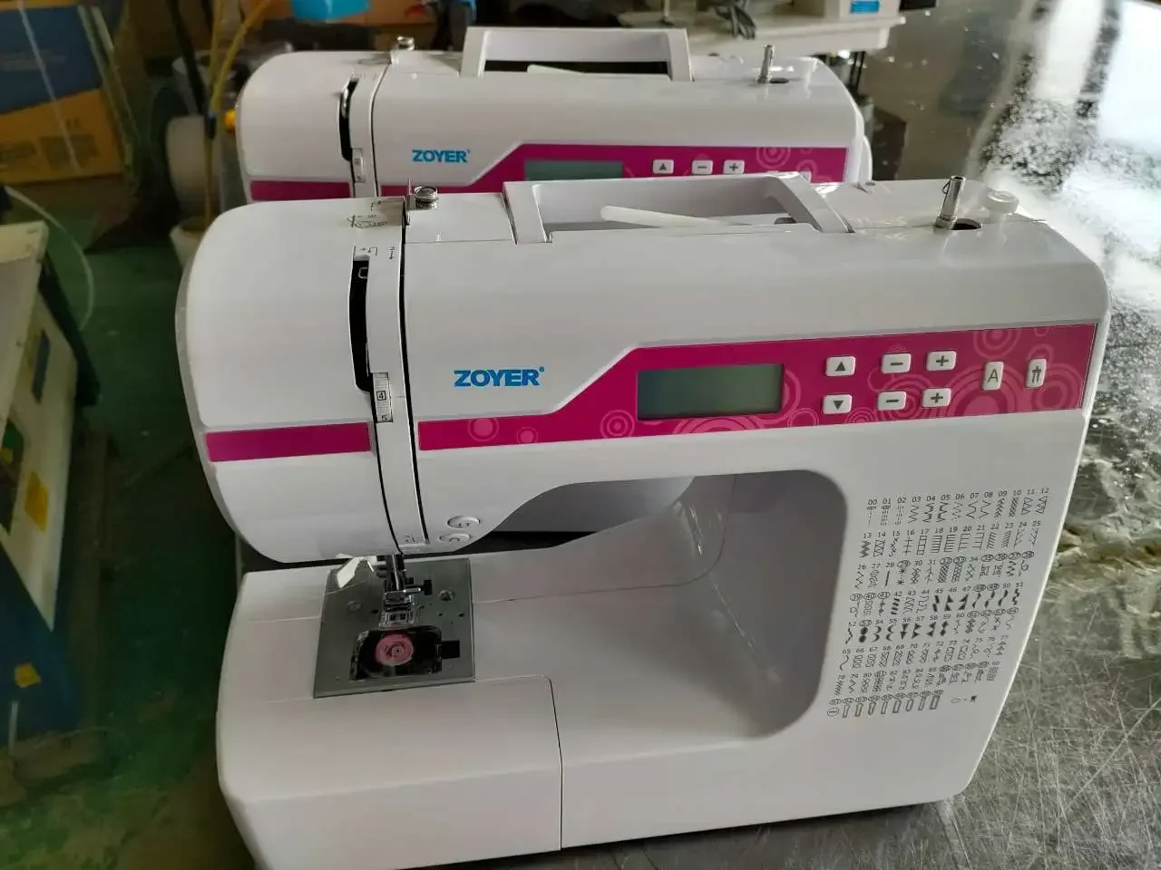 ZY2601 Zoyer  sewing machine 200 different stitches electronic domestic sewing machine for home use