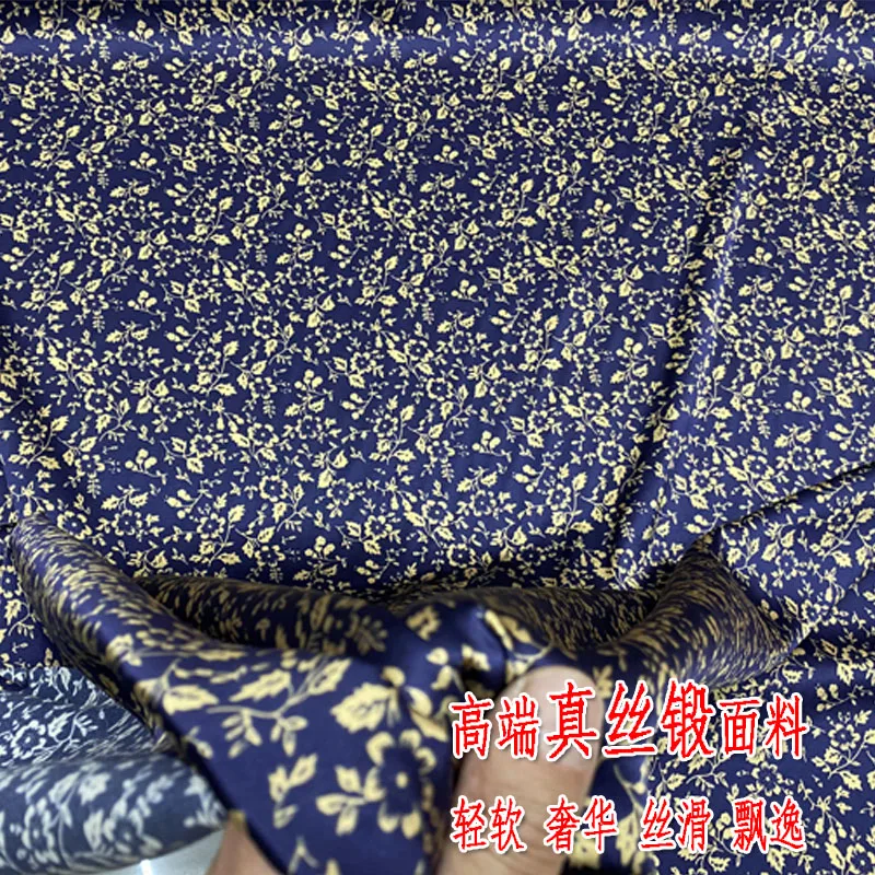 Tessuto Cheongsam per camicia con gonna stampata a fiori e piante in raso elasticizzato di seta da 19 momme