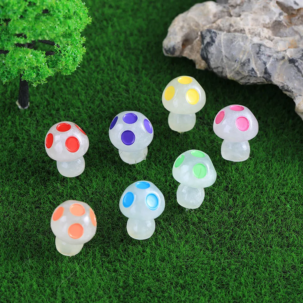 

50Pcs Mini Resin Mushrooms Glow in The Dark Tiny Mushroom Statue Miniature Mushroom Decoration Micro Landscape Bonsai Ornament