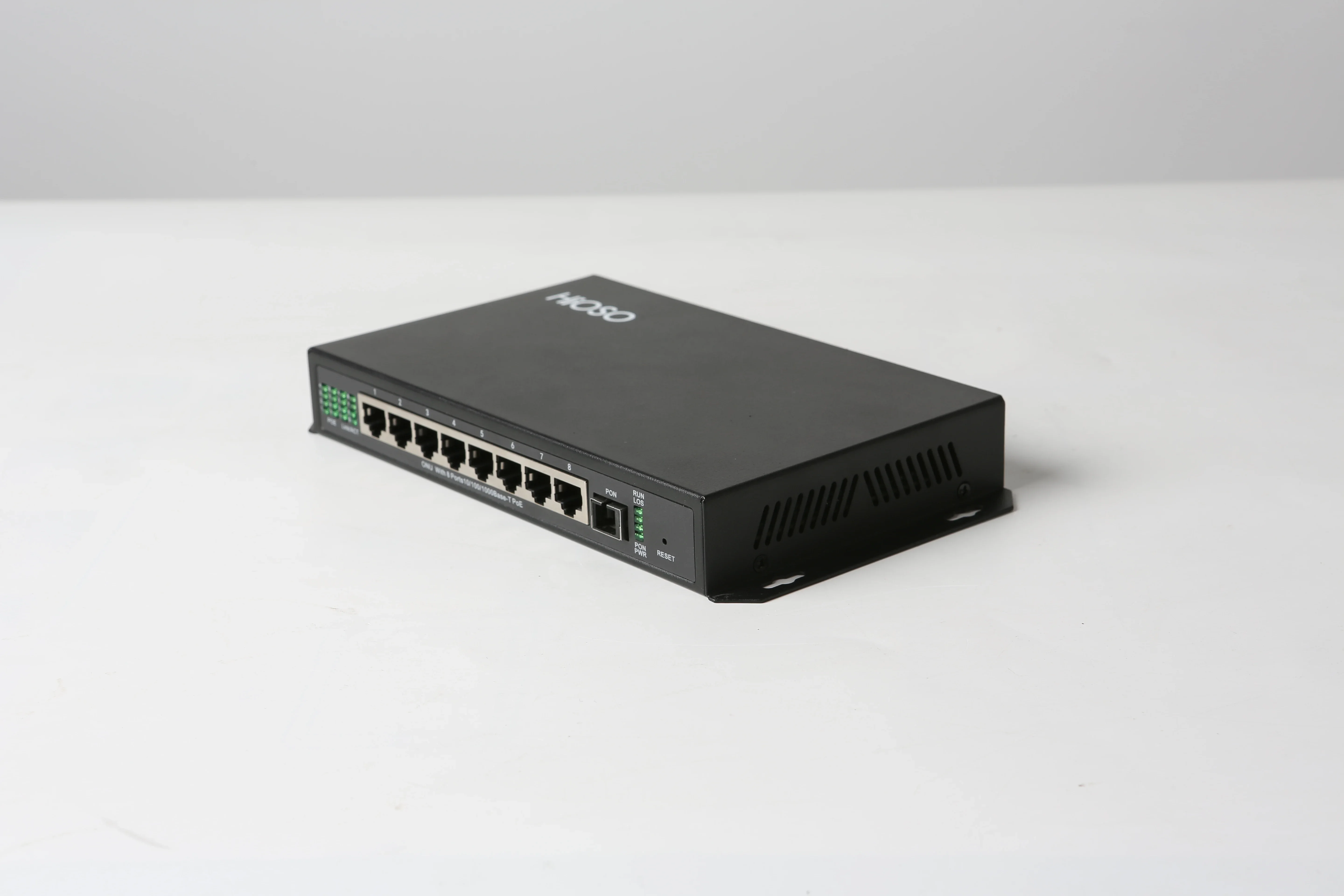 HiOSO GPON ONU has high quality wall mounted metal housing with 8 gigabit POE ports and 1 gigabit SFP light port