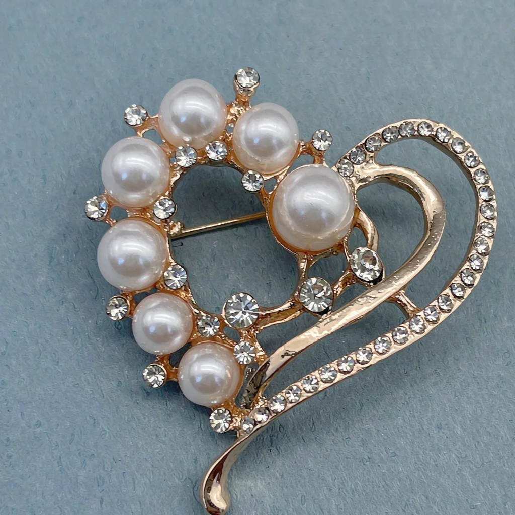 New Hidden Buckle, Unique Fashion Accessory, Decorative Buckle, Ins-Style Distinctive Theme Brooch, Anti-Exposure Gadget, Clothing Buckle, Niche, Shoe Accessory, Commuting, Wedding Guest Brooch, Versatile, Couple, High-End, Decoration, Minimalist, Shoe Embellishment, Shoe Badge, Lapel Pin, Clothing Embellishment
