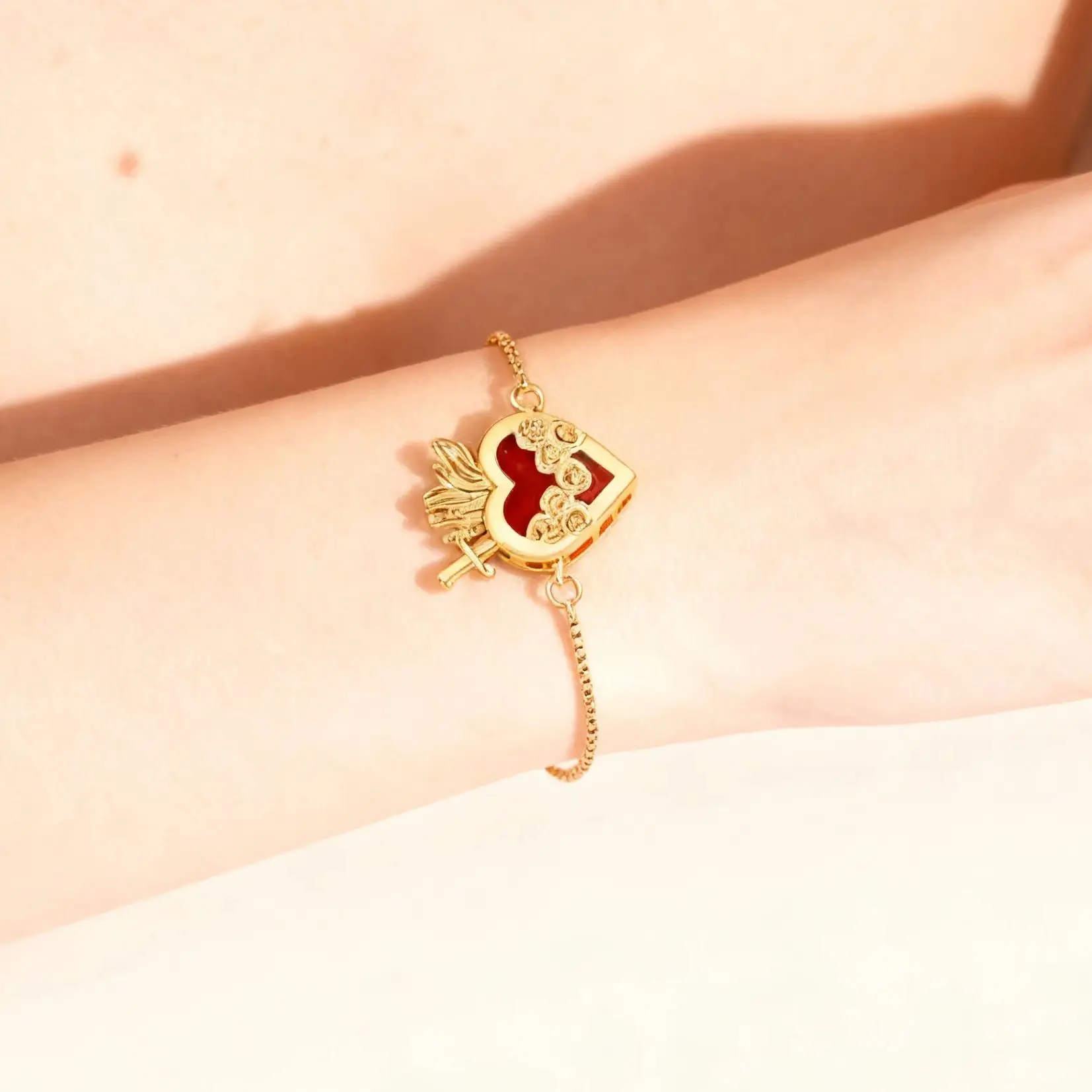 MHS.SUN Cubic Zircon Red Sacred Heart Bracelets Gold Plated Adjustable Chain Bracelet For Women Men Party Jewelry New Design