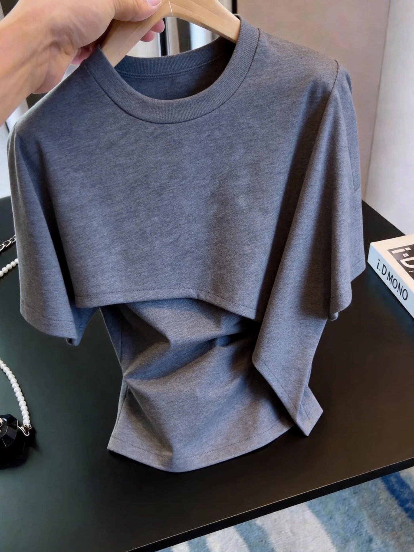 

Elegant Grey round Neck T-Shirt Soft Unique Design Slimming Top Summer Fashionable Casual Loose Fit Short Sleeve Women's Tee