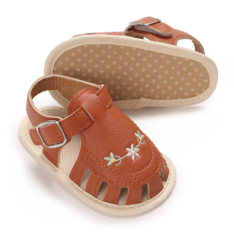 Moda respirável Hollow Sandals for Baby, Sola macia, Confortável, Adequado para caminhada interior