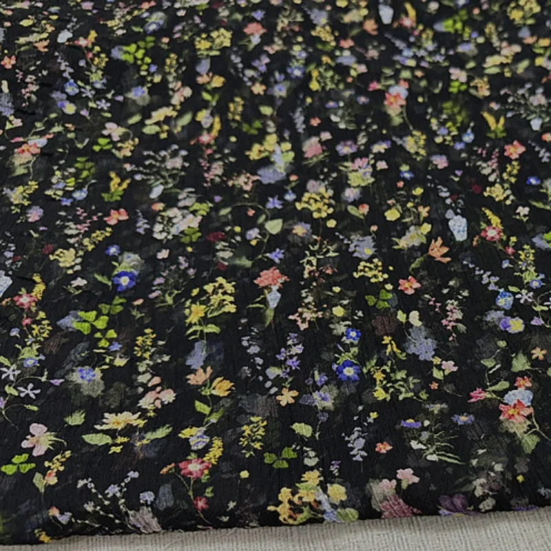 

1 метр, 100% шелковый шелк 15 мамам, шелковая ткань из морщинистого жоржета, черная, с маленьким цветочным принтом, ширина 125 см, 49 дюймов, по дворам XL304