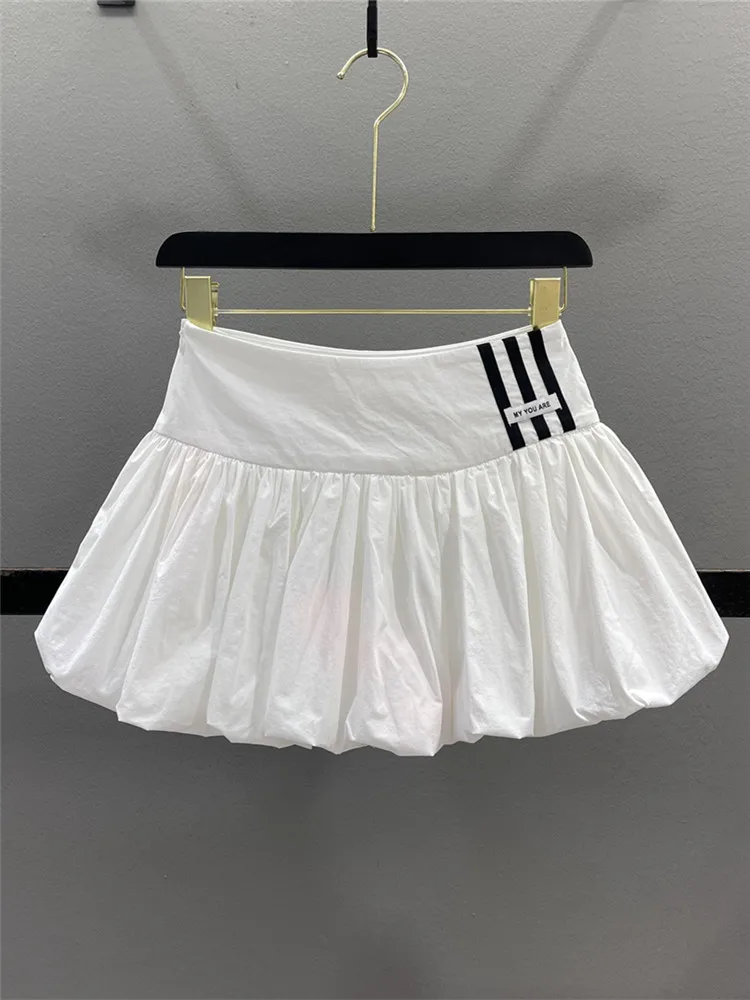 

White Sporty Bloomer Skirt Women's Summer 2026 New Ballet Style Slimming Hot Girl A-Line Fluffy Half-length Skirt Pants