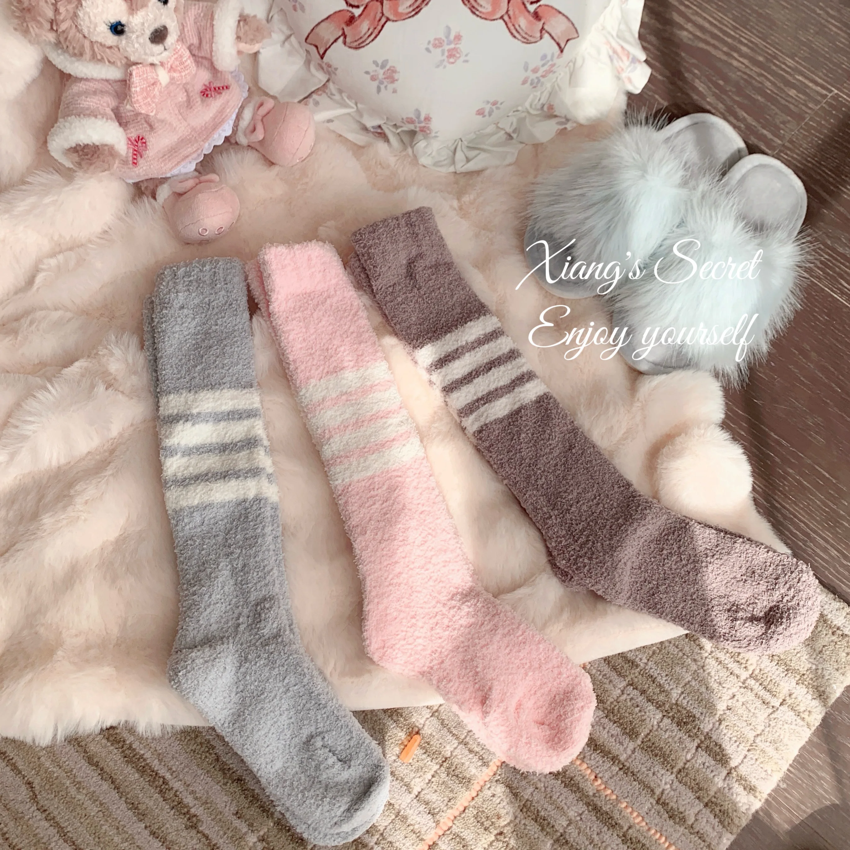 Autumn and Winter Thickened Japanese Sweet Girl Coral Fleece Thermal Socks Medium Tube Thickened Indoor Floor Socks