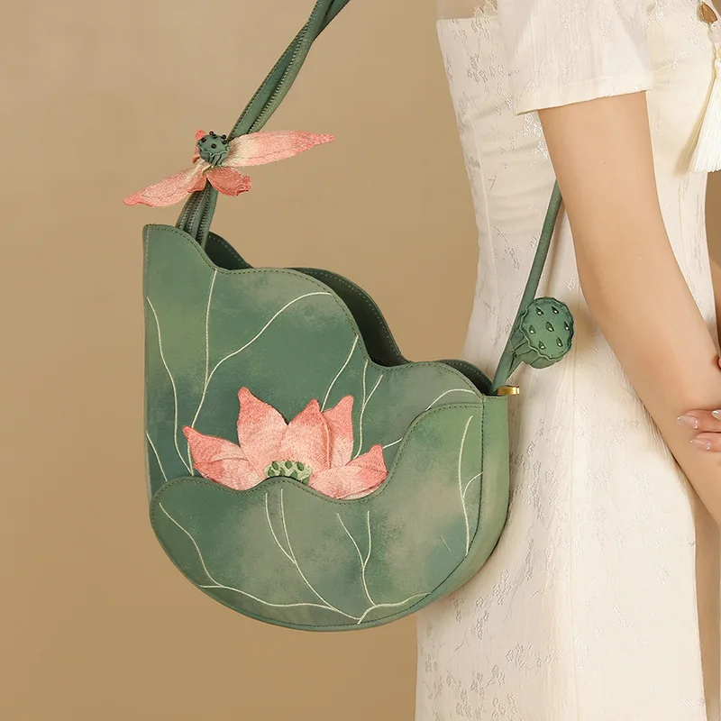 

2025 New Chinese Style Women's Shoulder Bag Lotus Embroidery Design Crossbody Bags Elegant Bag for Hanfu Qipao Accessories