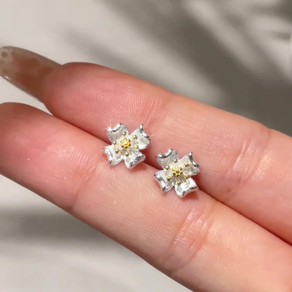 Fashion Exquisite 925 Sterling Silver Lucky Four-leaf Flower Stud Earrings for Women Sweet Bring Good Luck Jewelry Accessories
