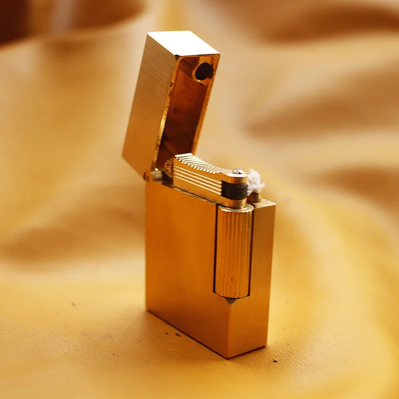 

Громкий звук, матовая керосиновая зажигалка с двойной раструбкой, стальной звуковой боковой шлифовальный круг, латунный инструмент для освещения сигарет