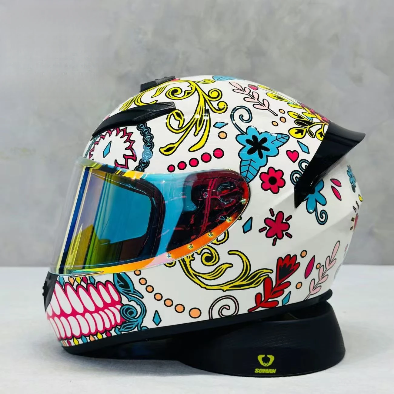 

Sporty Style Full Face Motorcycle Helmet with Aurora Red Lenses Slim Profile Printing Designs for Woman Urban Daily Commuting