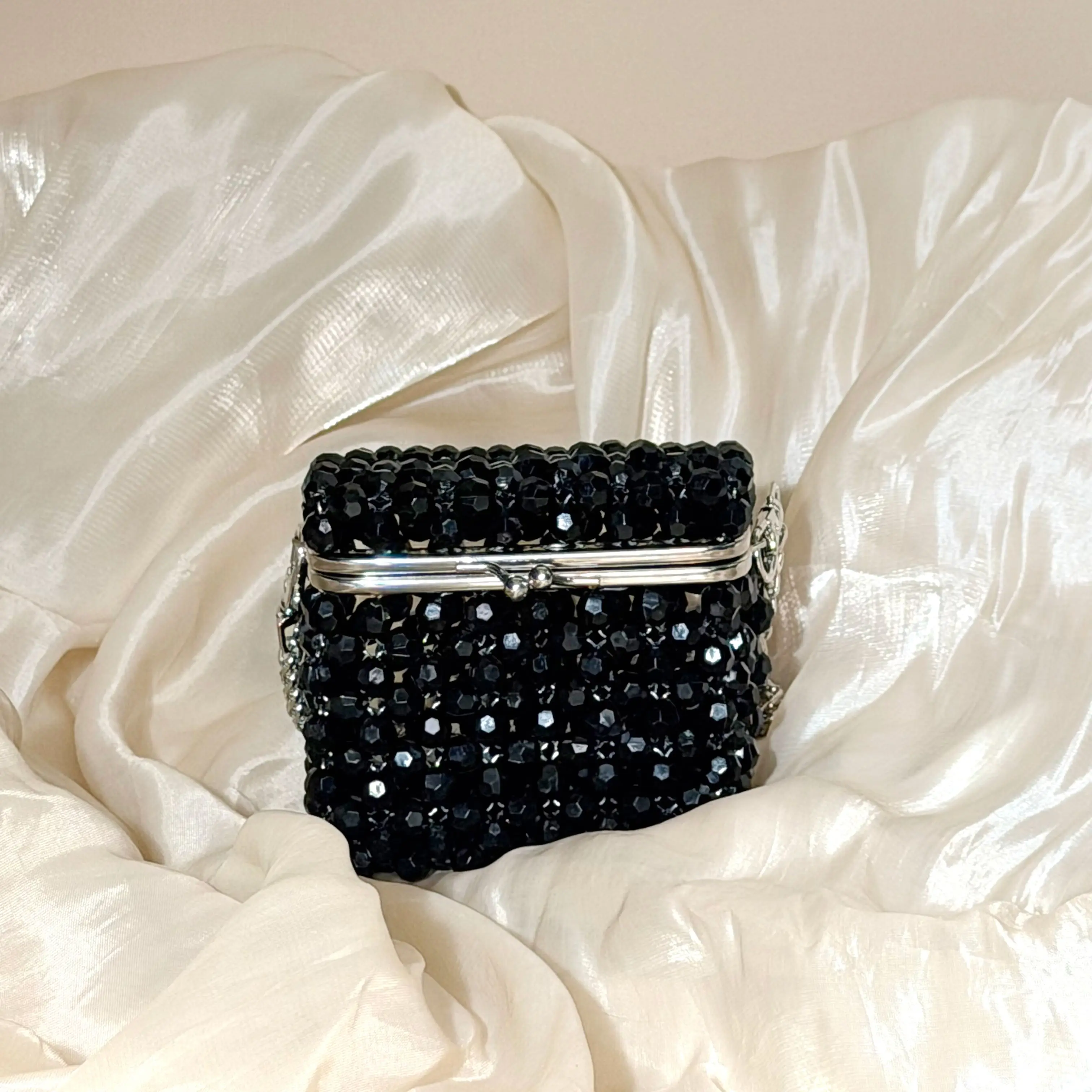 

Vintage Black Beaded Clutch Bag with Chain Elegant Evening Party Crossbody Luxury Brand Purse for Women Designer Bags