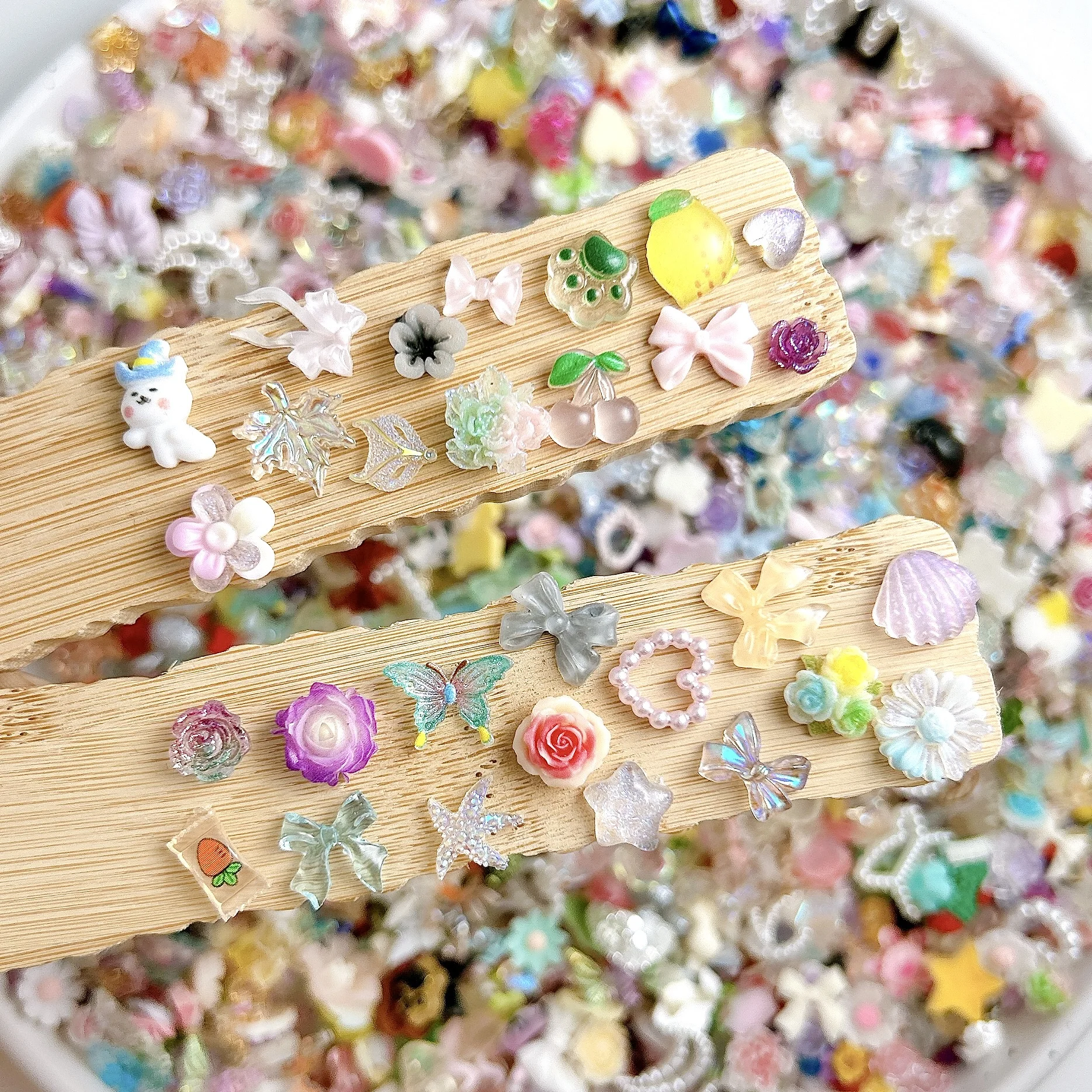 60PCS Random Blind Box Butterfly Grape Flower Resin Nail Charms Creative Moon Pig Bow Mixed Nail Art Decorations for DIY Nails