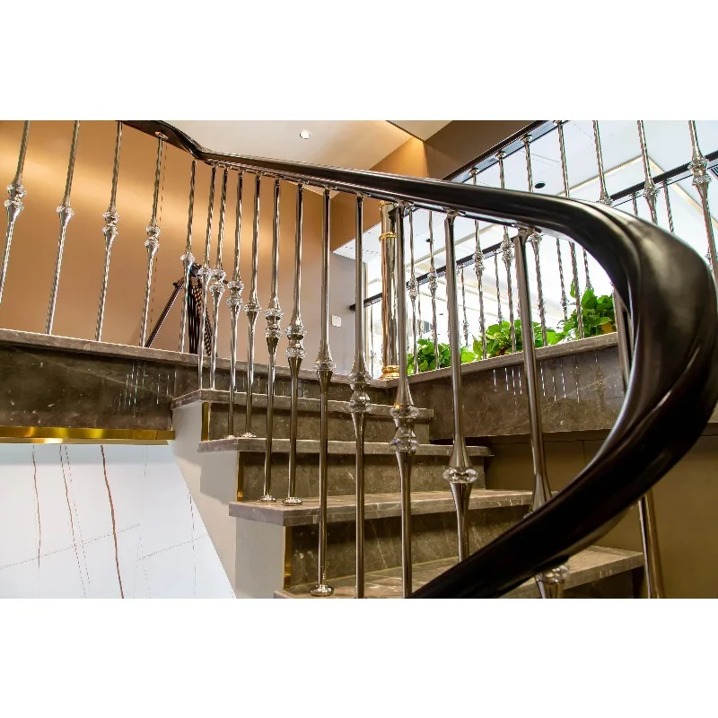 التخصيص حجم مخصص الدرابزين المعدنية الأوروبية الكلاسيكية الدرابزين الحديثة الفرنسية نمط النحاس الألومنيوم درج الدرابزين