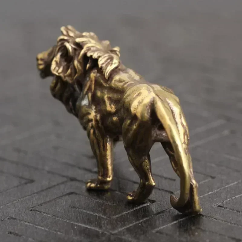 Miniature di statue di animali in rame Figurine Ornamento Tigre Coniglio Drago Leone Serpente Cavallo Pecora Scimmia Maiale Ornamenti da scrivania per ufficio