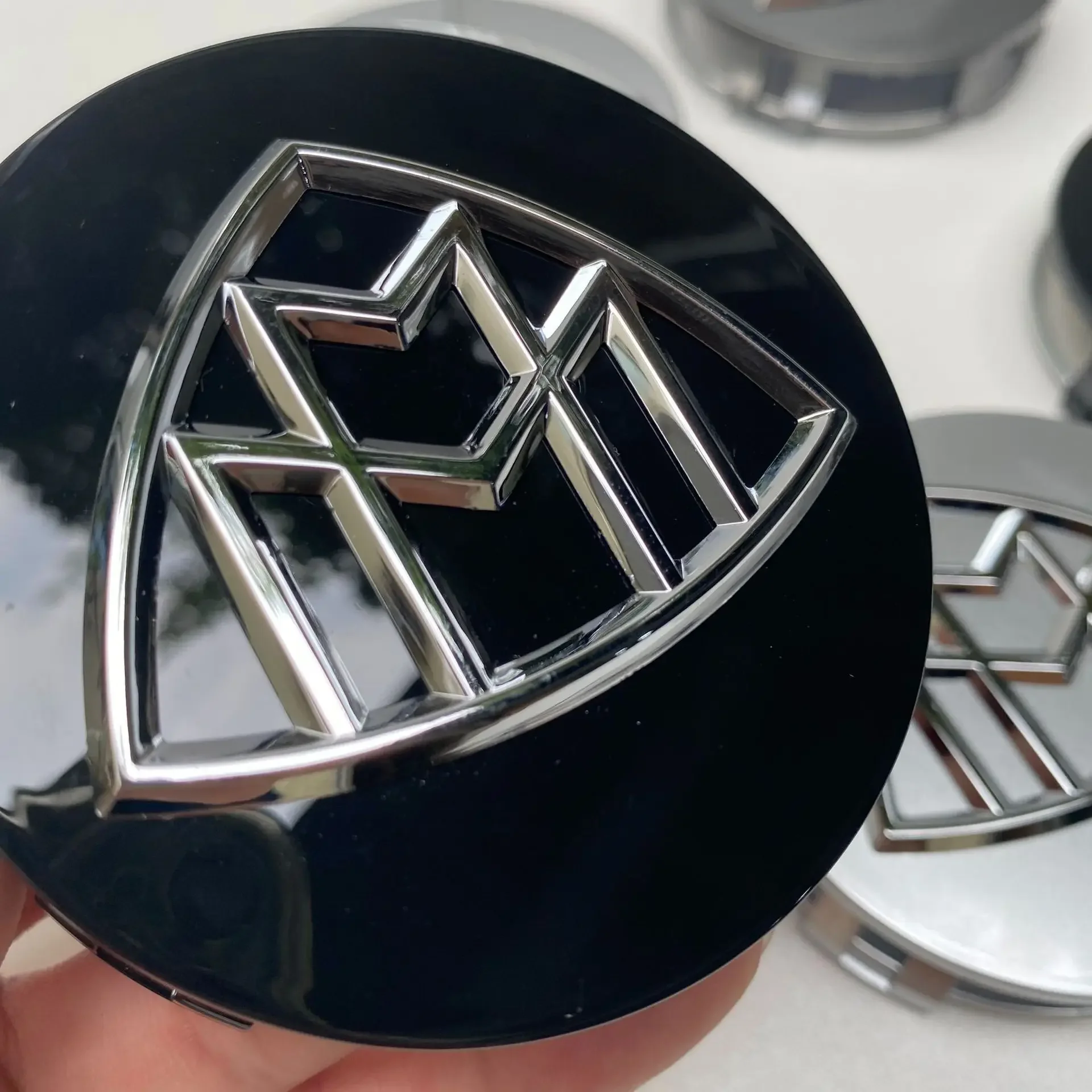 

4pcs 75mm Maybach logo Car Emblem Wheel Center Hub Cap auto Rim refit dust-proof Badge Covers S480 S500 GLS Sticker Accessories