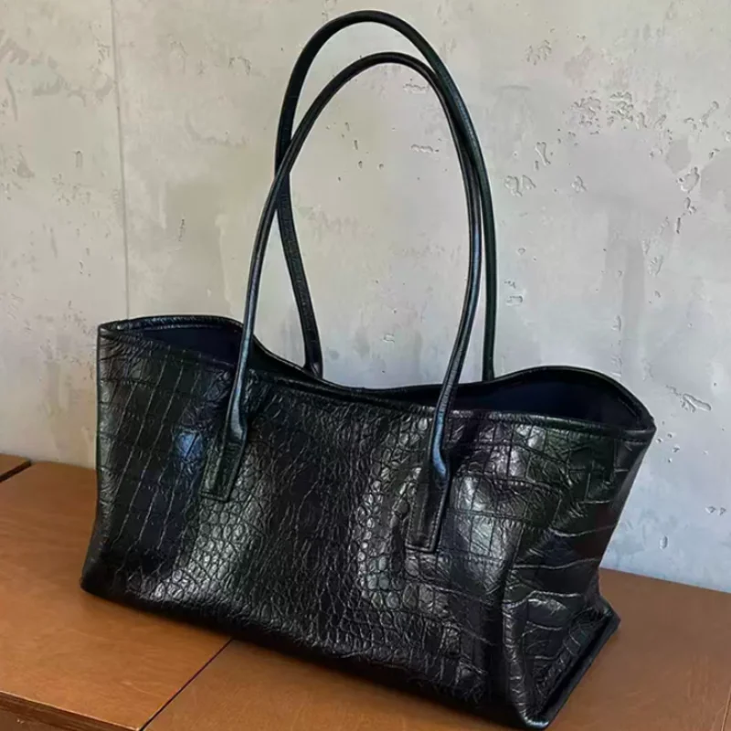 Luxury Crocodile Pattern Women Tote Bag Vintage Large Capacity Shoulder Handbag Minimalist Commute Women Commute Shopping Bag
