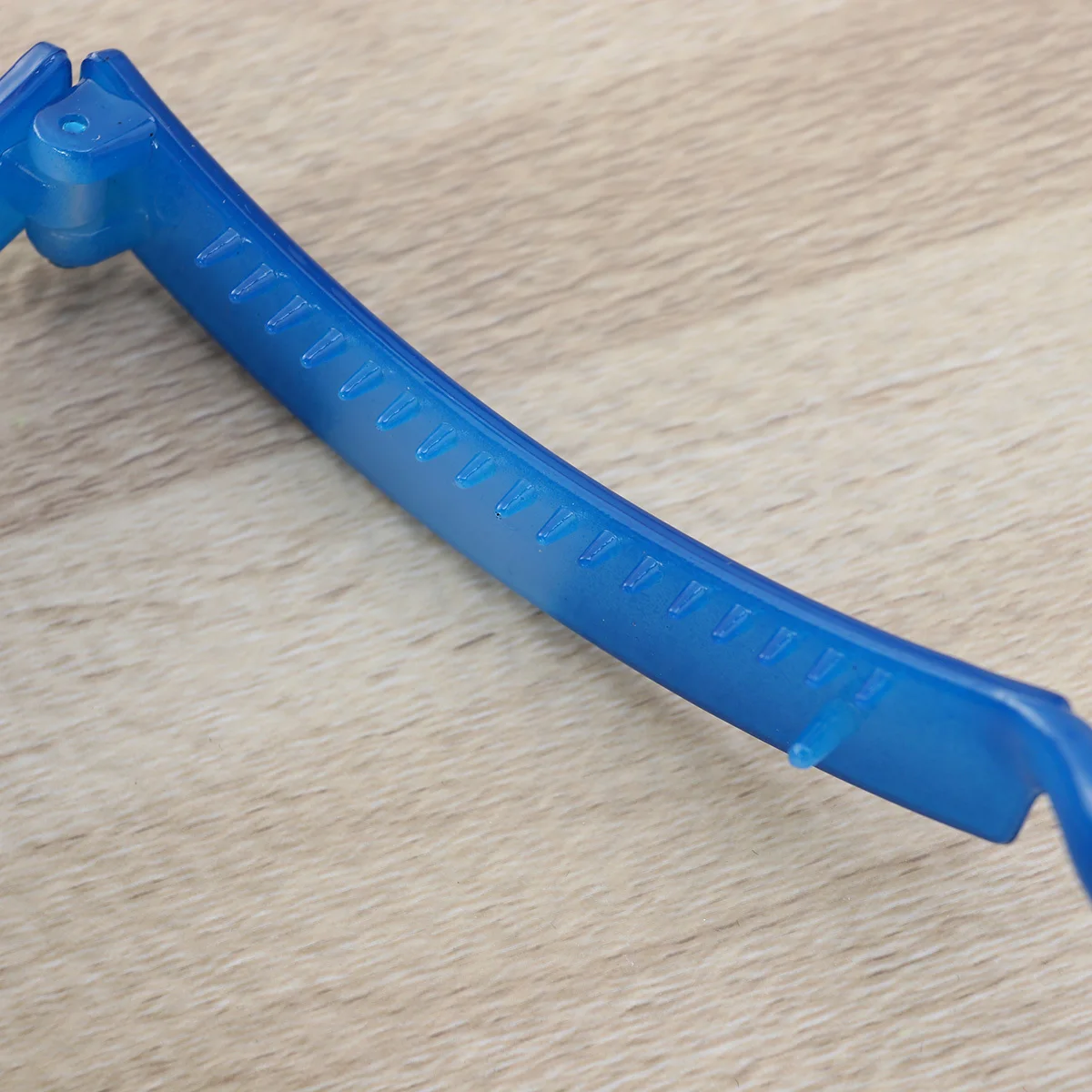 

12Pcs Banana Vertical Claw Clamp Hair Clips Candy Colors Strong Grip Secure Hold Fashion Hair Accessories for All Seasons